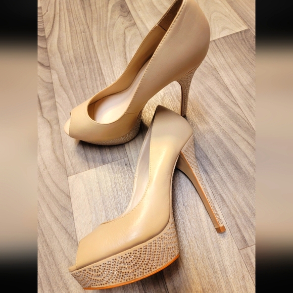 Aldo Brand Heels - Picture 3 of 4